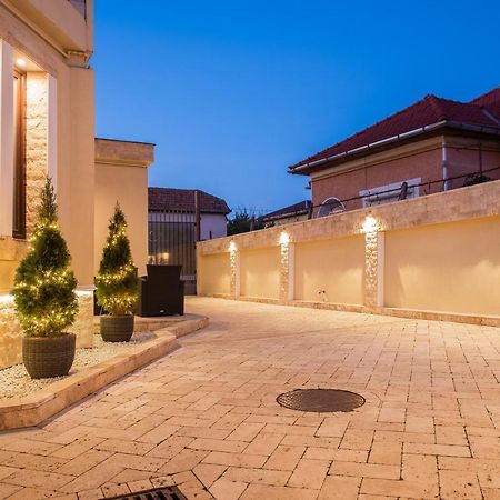 אראד H & V Residence - Split Level Apartment מראה חיצוני תמונה