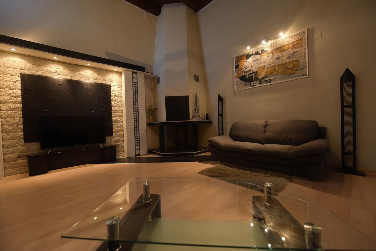 אראד H & V Residence - Split Level Apartment מראה חיצוני תמונה